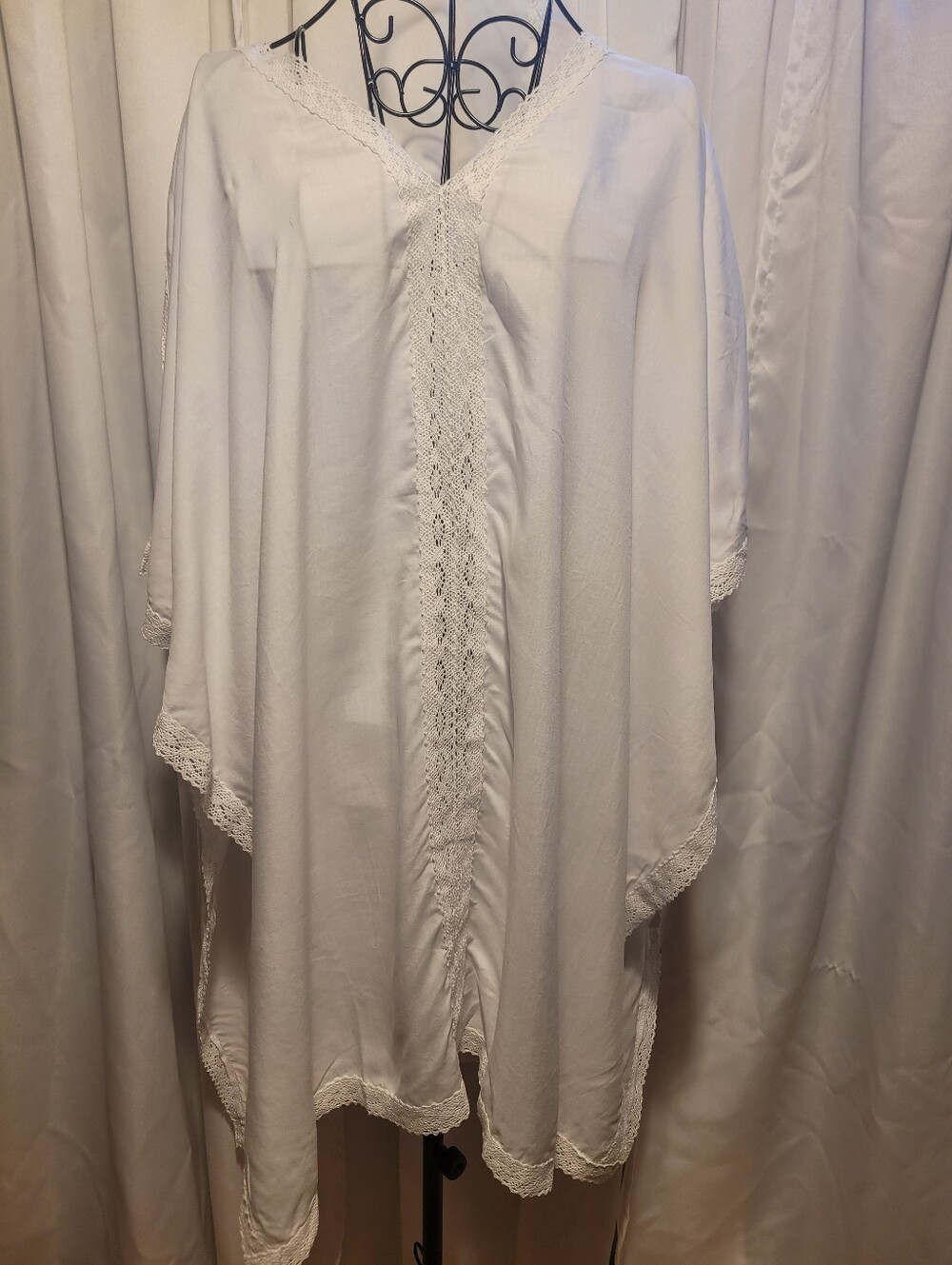 Amazon White Lace-Trim V-Neck Swim Coverup